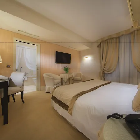 A La Commedia מלון