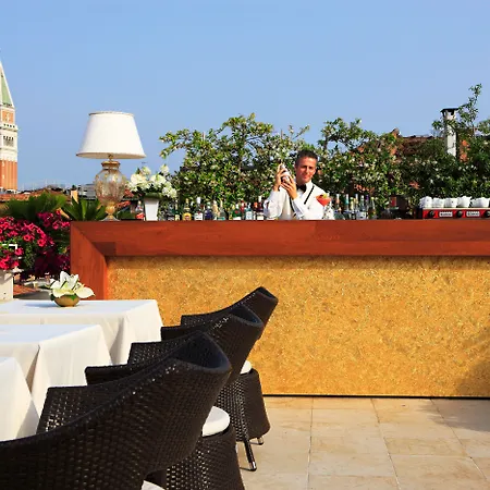 ア ラ コメディア ヴェネツィア