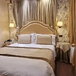 Hotel A La Commedia