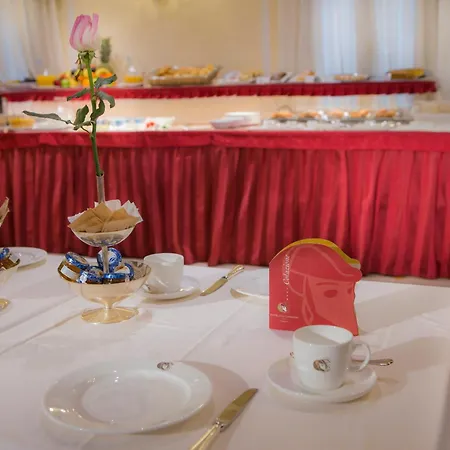 A La Commedia Velence