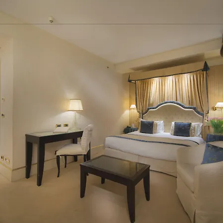 A La Commedia Velence