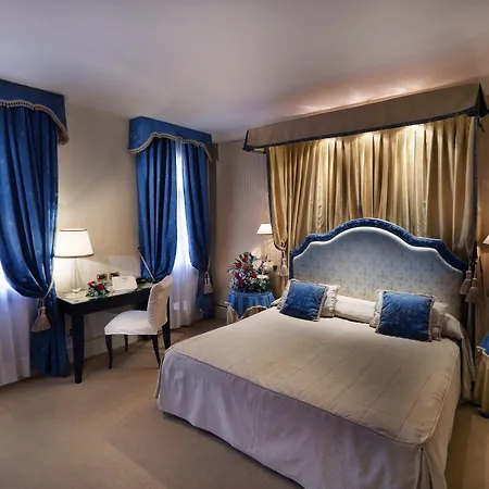 ア ラ コメディア