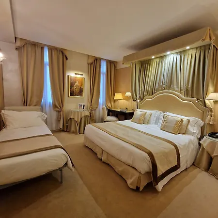 A La Commedia Otel