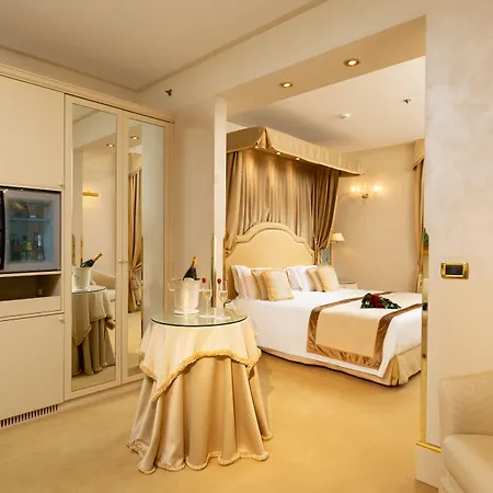 A La Commedia Velence