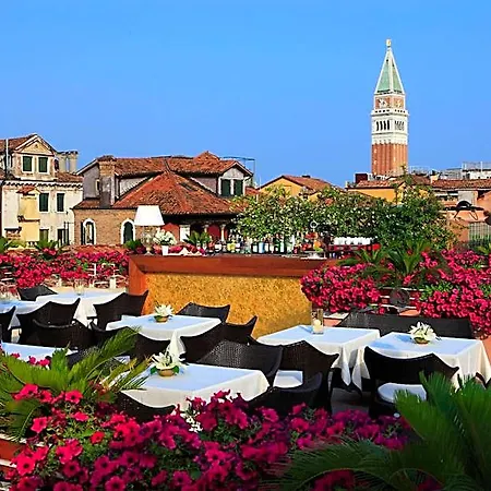 A La Commedia Hotel 4*